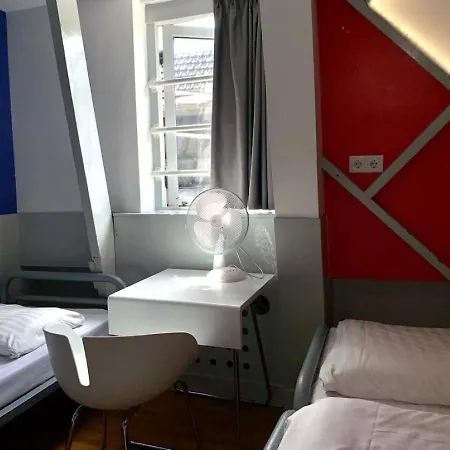 אכסניה The White Tulip