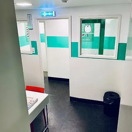 The White Tulip Hostel *