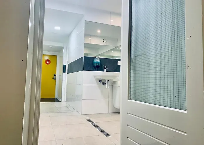 Hostel The White Tulip *