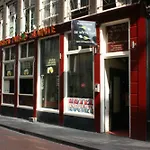 Hostel The White Tulip *